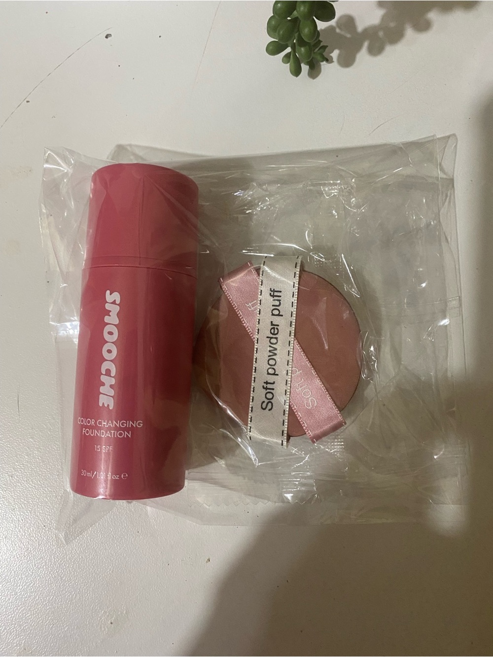 Smooche Color Changing Foundation - - Picture 3 of 3